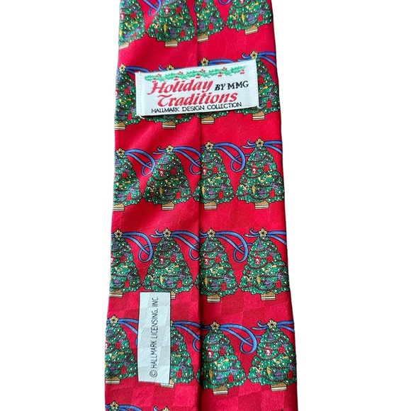 ADORABLE HOLIDAY TRADITIONS BY MMG BRAND CHRISTMAS SILK TIE - Picture 3 of 7